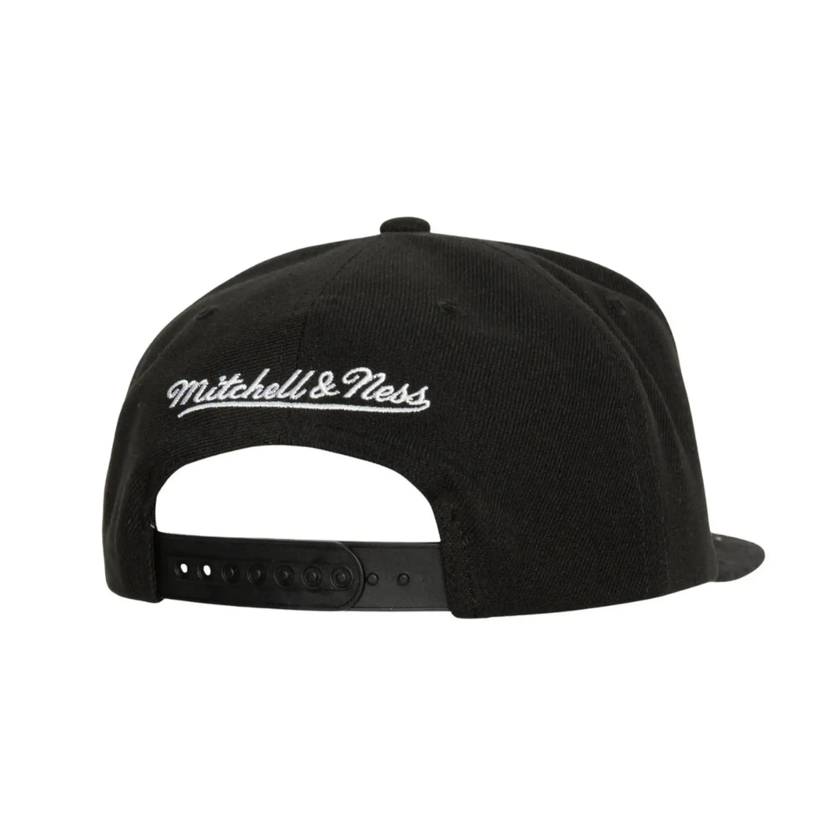 GORRA MITCHELL & NESS NBA MUNCH TIME SNAPBACK BULLS HHSS5725-CBUYYPPPBL NEGRO URBANO 1026545 - SUNTIMESTORE.COM