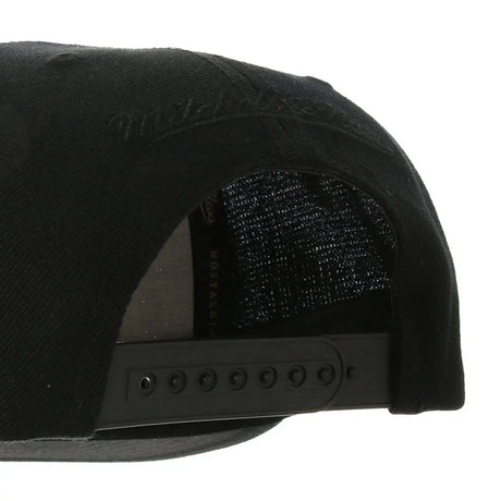 GORRA MITCHELL AND NESS  NBA-CHICAGO BULLS  6HSSBC20072-CBUBLCK - SUNTIMESTORE.COM