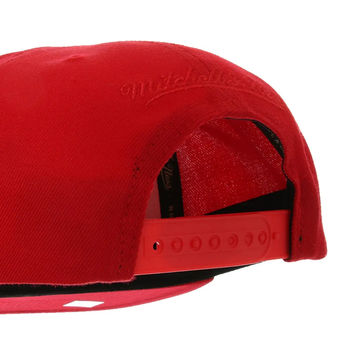 GORRA MITCHELL AND NESS NBA-CHICAGO BULLS 6HSSBC20072-CBURED1 - SUNTIMESTORE.COM