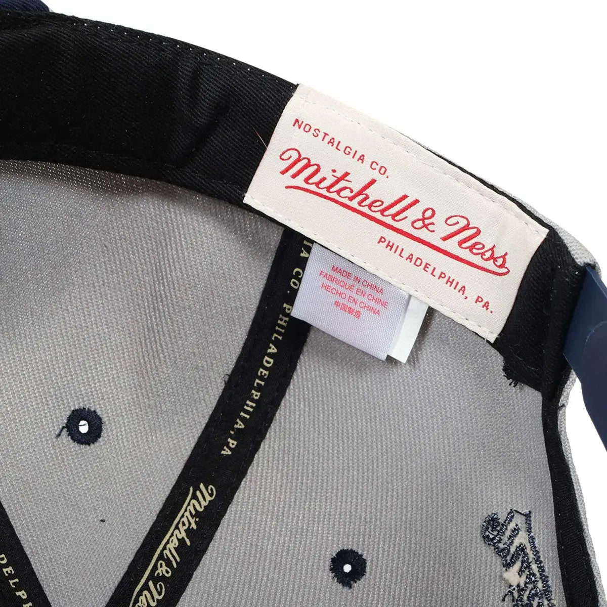 GORRA MITCHELL AND NESS  NBA-CHICAGO BULLS  6HSSSH22009-CBUGREY - SUNTIMESTORE.COM