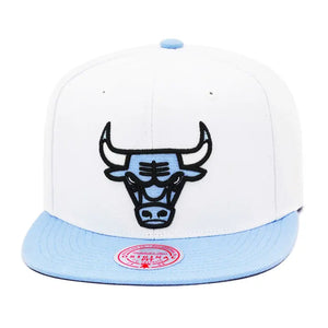 GORRA MITCHELL AND NESS  NBA-CHICAGO BULLS  6HSSDX20081-CBUWHLB MITCHELL AND NESS