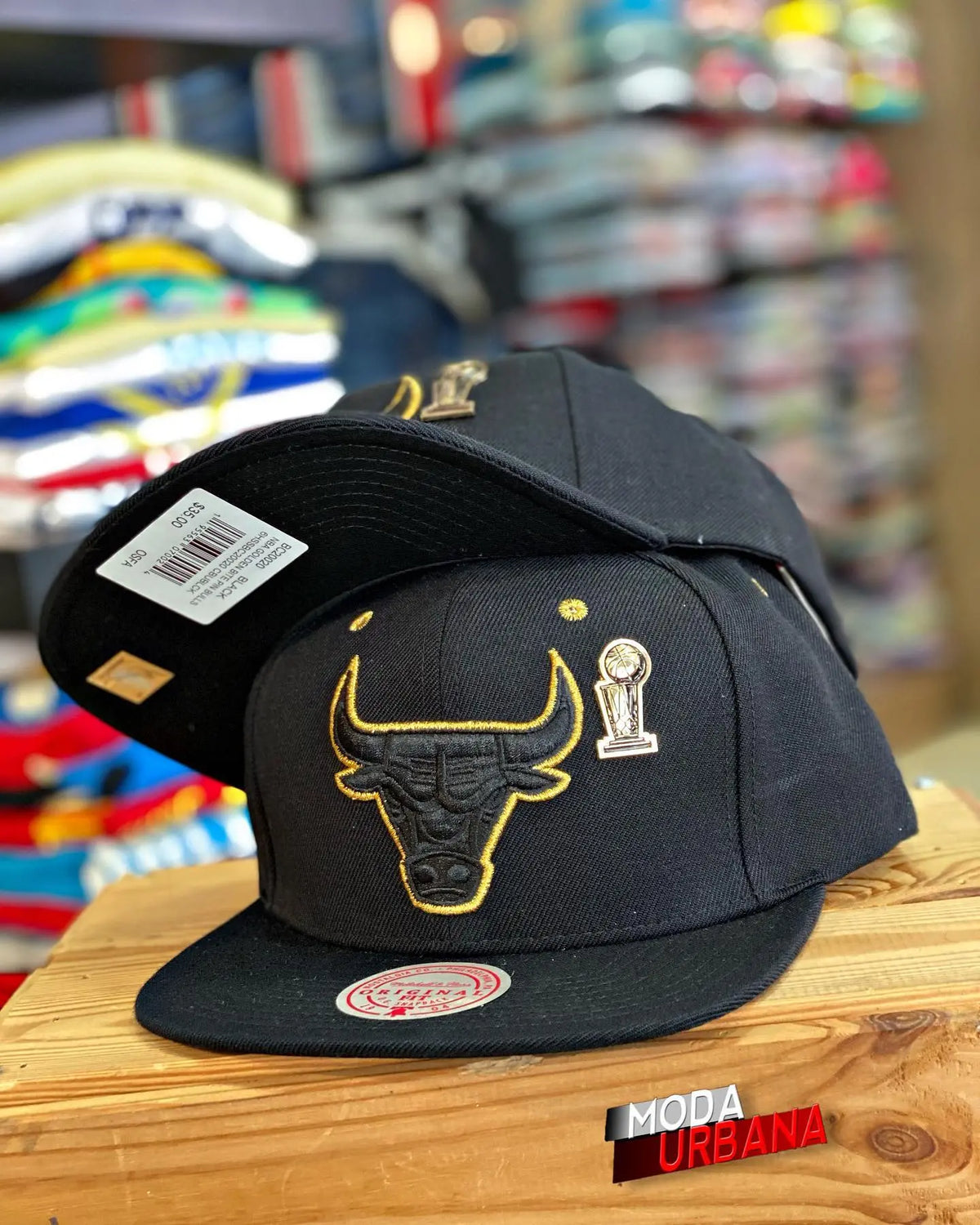 GORRA MITCHELL AND NESS  NBA-CHICAGO BULLS  6HSSBC20020-CBUBLCK MITCHELL AND NESS