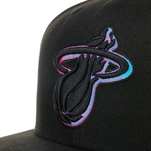 GORRA MITCHELL & NESS  NBA SNACK TIME SNAPBACK HEAT  6HSSBC20044-MHEBLCK NEGRO URBANO 1026539