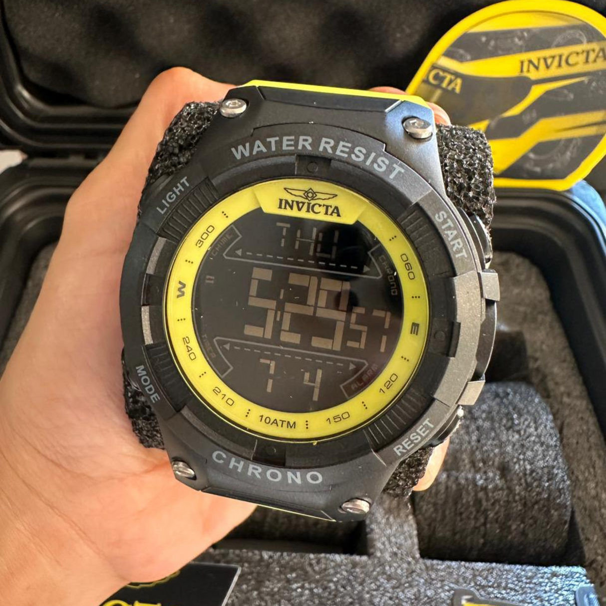 RELOJ DIGITAL HOMBRE 47527 INVICTA RACING AMARILLO SPORT