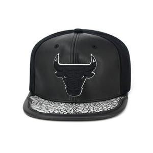 GORRA MITCHELL AND NESS  NBA DAY ONE SNAPBACK BULLS  6HSSMM19225-CBUBKGY MITCHELL AND NESS
