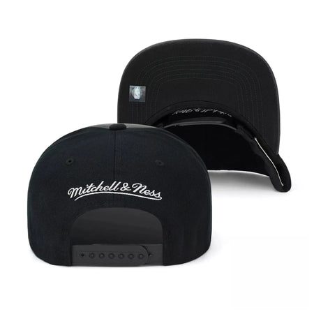 GORRA MITCHELL AND NESS  NBA DAY ONE SNAPBACK BULLS  6HSSMM19225-CBUBKGY MITCHELL AND NESS
