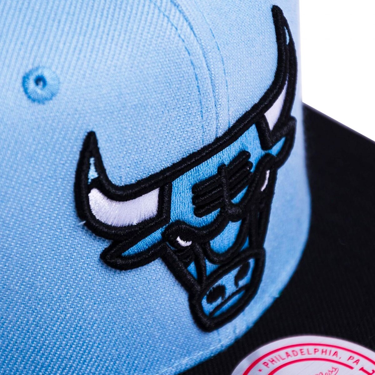 GORRA MITCHELL AND NESS  NBA-CHICAGO BULLS  6HSSDX20082-CBULBBK