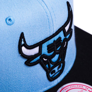 GORRA MITCHELL AND NESS  NBA-CHICAGO BULLS  6HSSDX20082-CBULBBK