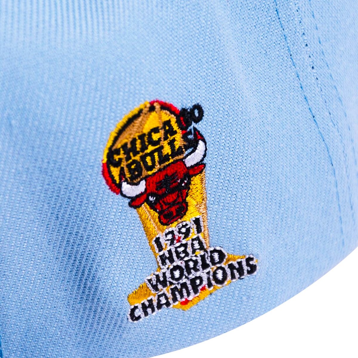 GORRA MITCHELL AND NESS  NBA-CHICAGO BULLS  6HSSDX20082-CBULBBK