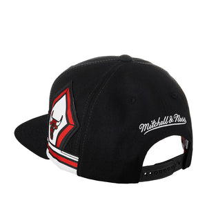 GORRA MITCHELL AND NESS  NBA-CHICAGO BULLS  6HSSLD21011-CBUBLCK