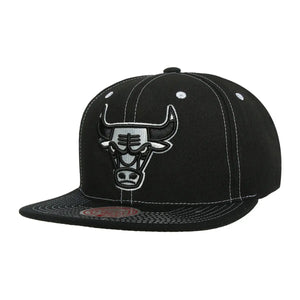 GORRA MITCHELL AND NESS  NBA-CHICAGO BULLS  6HSSMM21024-CBUBLCK MITCHELL AND NESS
