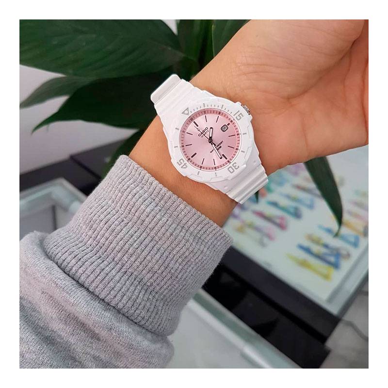 RELOJ ACUATICO MUJER LRW-200H-4E3 CASIO
