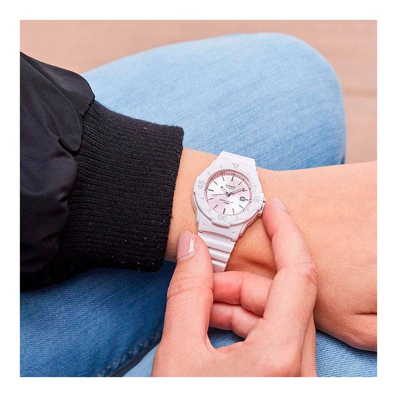 RELOJ ACUATICO MUJER LRW-200H-4E3 CASIO