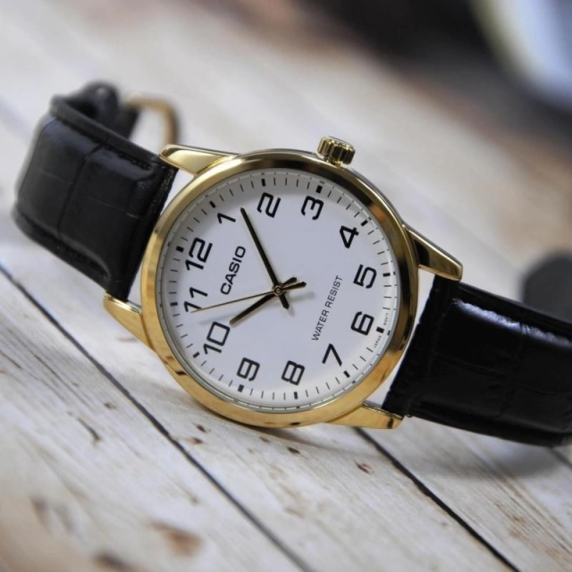 RELOJ ACUATICO HOMBRE MTP-V001GL-7B CASIO
