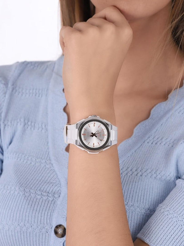 RELOJ ACUATICO MUJER LWA-300H-7E CASIO