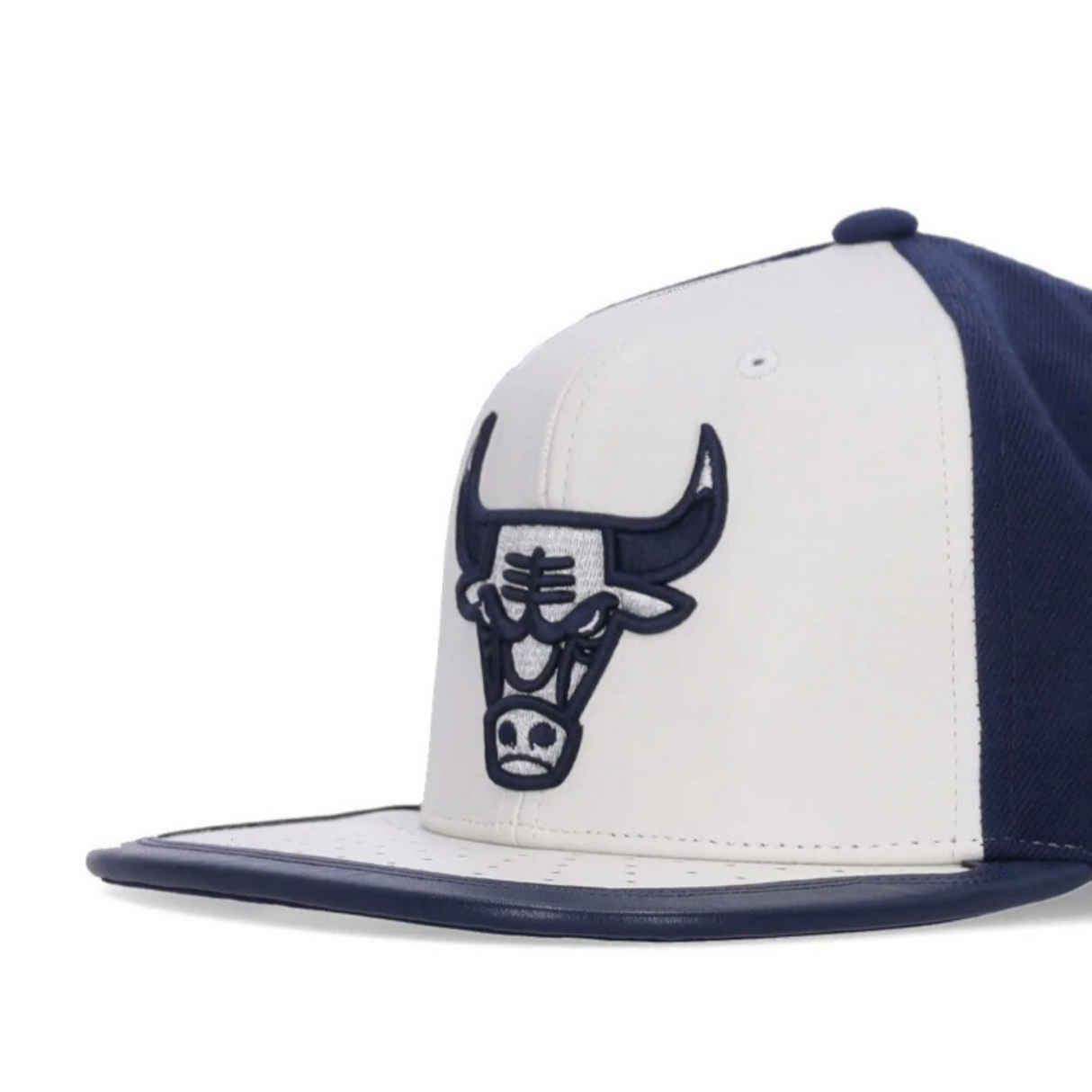 GORRA MITCHELL & NESS NBA-CHICACO BULLS  HHSS4374-CBUYYPPPNYW BLANCO URBANO 1030609