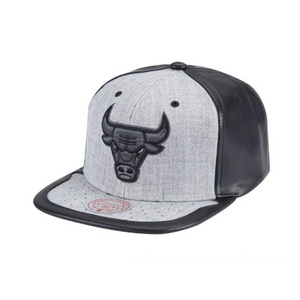 GORRA MITCHELL & NESS NBA-CHICACO BULLS  6HSSMM19228-CBUGYHT PLOMO URBANO 1030608