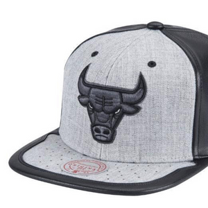 GORRA MITCHELL & NESS NBA-CHICACO BULLS  6HSSMM19228-CBUGYHT PLOMO URBANO 1030608