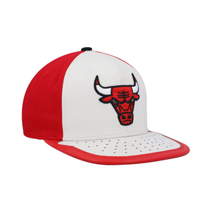 GORRA MITCHELL & NESS NBA-CHICACO BULLS  6HSSMM19224-CBUWHRD	BLANCO URBANO 1030606