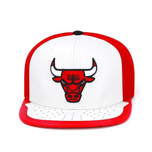 GORRA MITCHELL & NESS NBA-CHICACO BULLS  6HSSMM19224-CBUWHRD	BLANCO URBANO 1030606