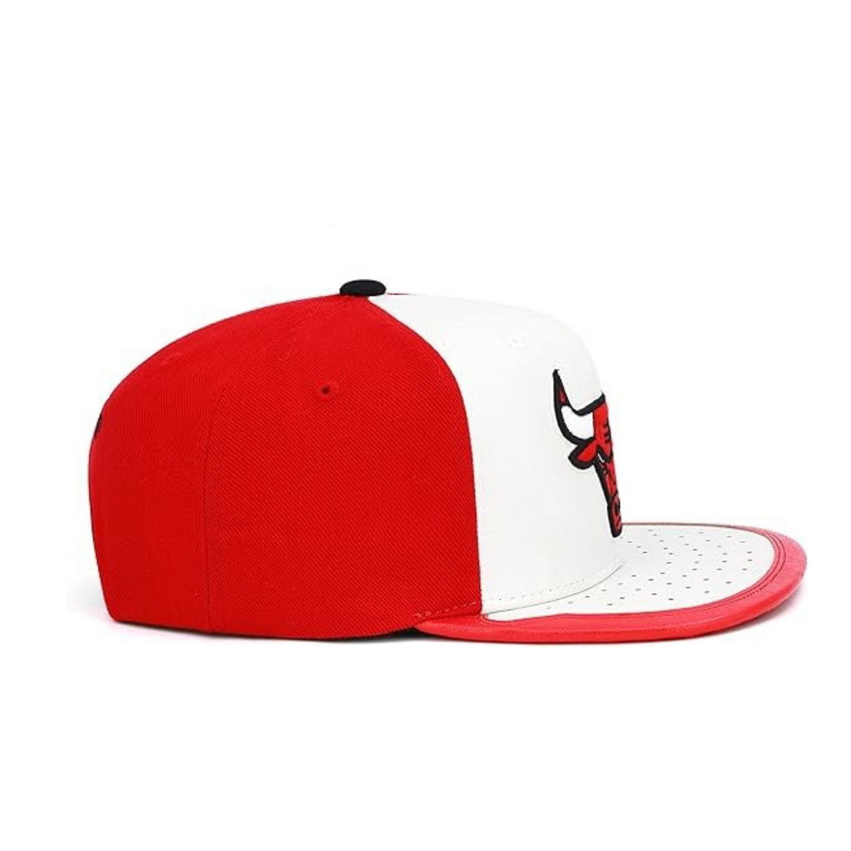 GORRA MITCHELL & NESS NBA-CHICACO BULLS  6HSSMM19224-CBUWHRD	BLANCO URBANO 1030606