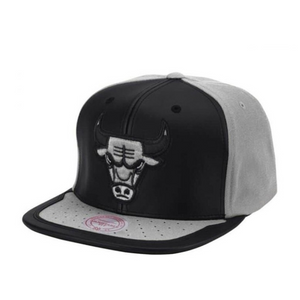 GORRA MITCHELL & NESS NBA-CHICACO BULLS  6HSSMM19224-CBUBKGY NEGRO URBANO 1030604