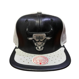 GORRA MITCHELL & NESS NBA-CHICACO BULLS  6HSSMM19224-CBUBKGY NEGRO URBANO 1030604