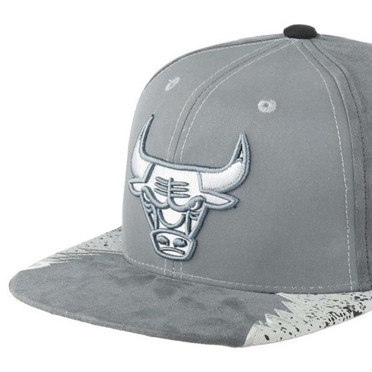 GORRA MITCHELL & NESS  NBA DAY 5 SNAPBACK BULLS  HHSS1102-CBUYYPPPGREY PLOMO URBANO