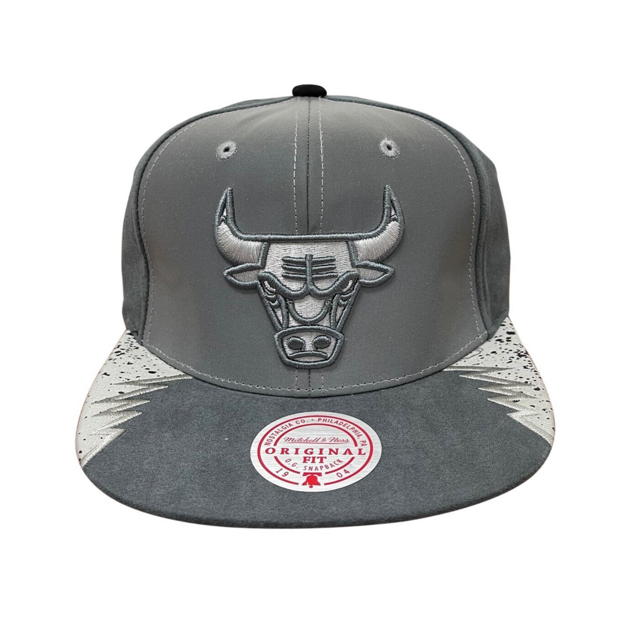 GORRA MITCHELL & NESS  NBA DAY 5 SNAPBACK BULLS  HHSS1102-CBUYYPPPGREY PLOMO URBANO