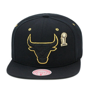 GORRA MITCHELL AND NESS  NBA-CHICAGO BULLS  6HSSBC20020-CBUBLCK MITCHELL AND NESS