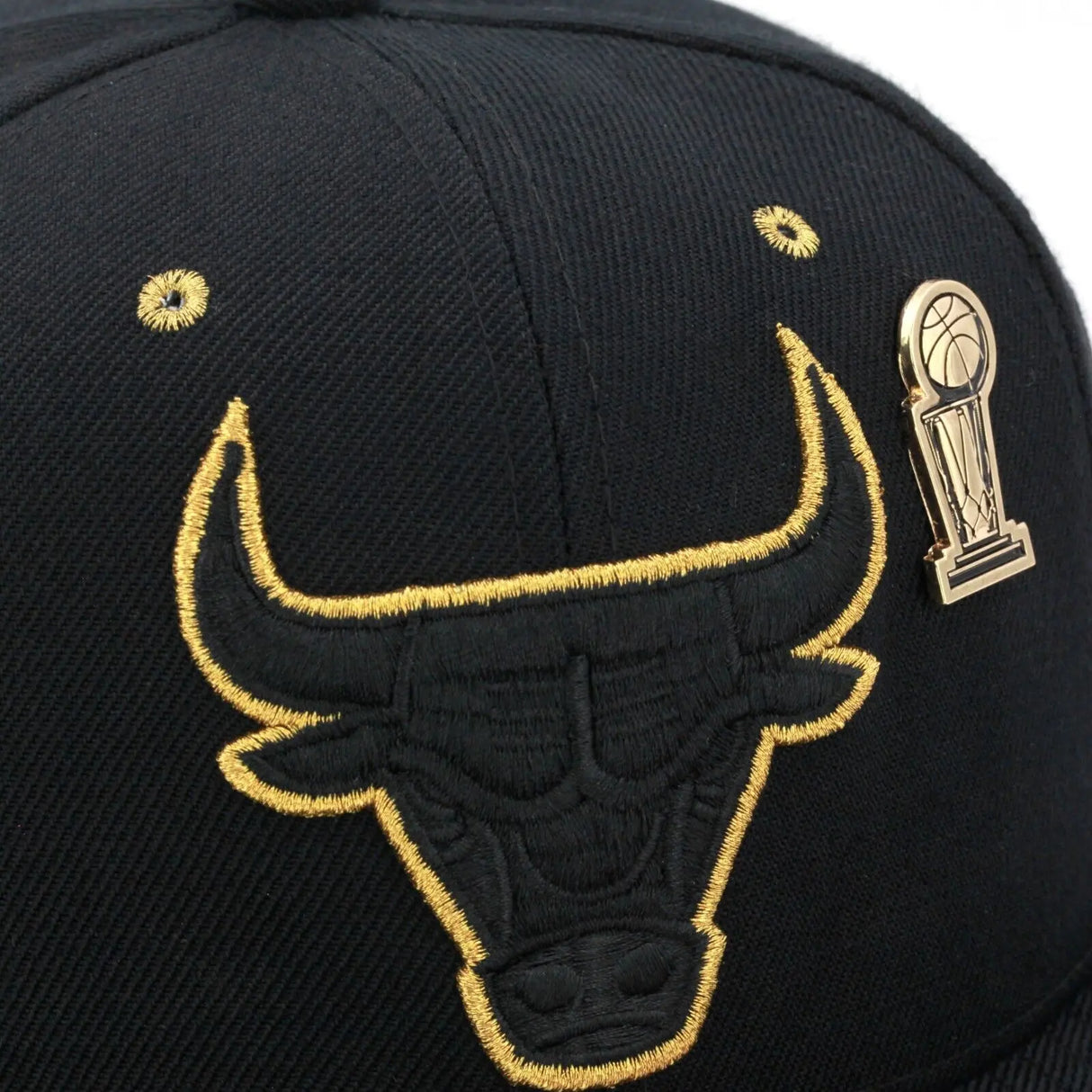 GORRA MITCHELL AND NESS  NBA-CHICAGO BULLS  6HSSBC20020-CBUBLCK MITCHELL AND NESS