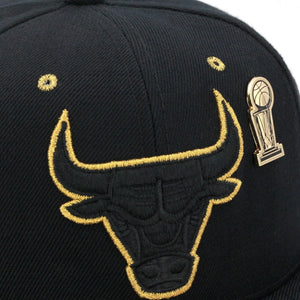 GORRA MITCHELL AND NESS  NBA-CHICAGO BULLS  6HSSBC20020-CBUBLCK MITCHELL AND NESS