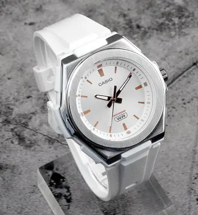 RELOJ ACUATICO MUJER LWA-300H-7E CASIO CASIO